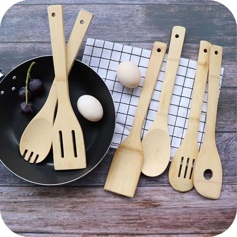 Showing A Pan and the Bamboo Household Non-stick Cooking set