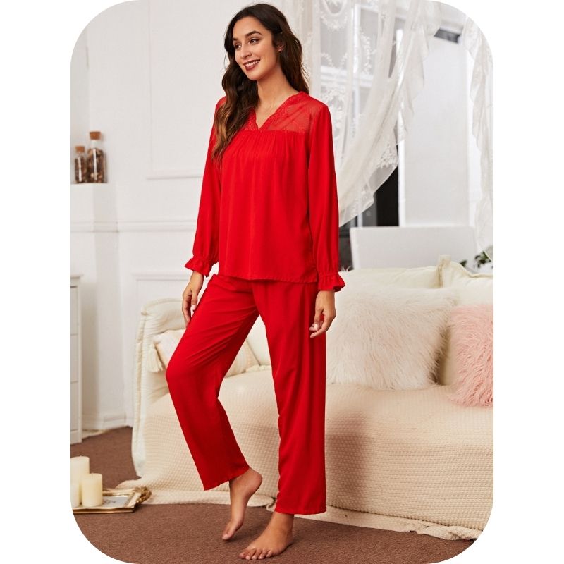 Showing the Front View of the New Bamboo Fiber Pajamas Ladies Pullover Simple Casual Suite 