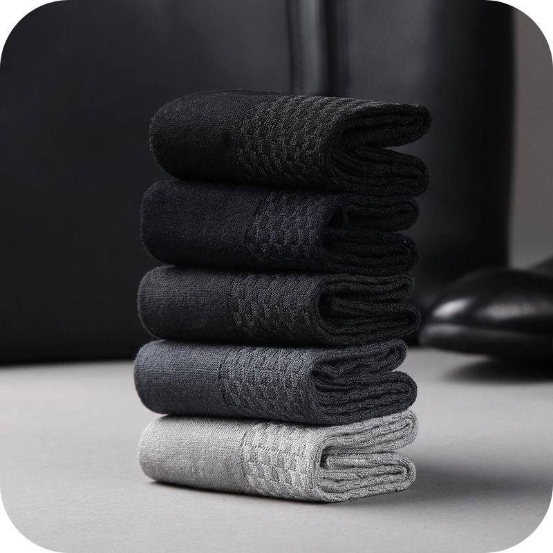 Showing different colors of the Bamboo Fiber Men Breathable Socks